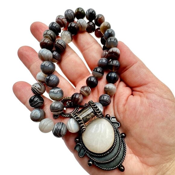 Mexico CII Striped Agate Sterling Silver Pendant 18 Inch Necklace - Picture 2 of 4